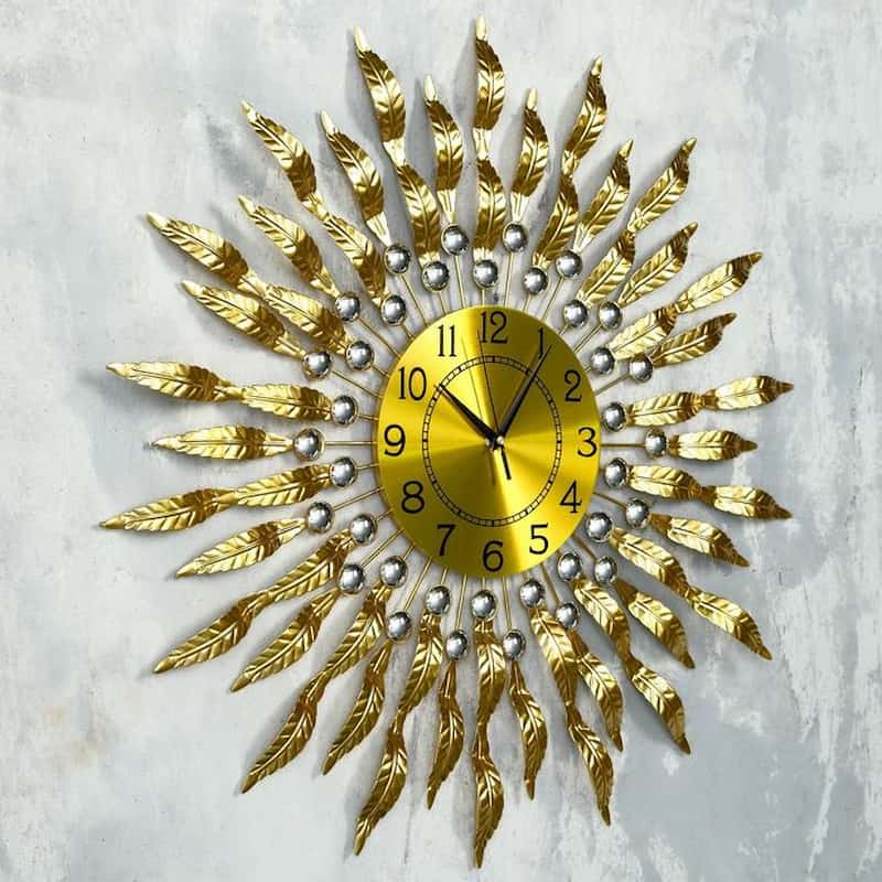 ساعت دیواری طلایی که عطر بی نظیری تولید می کند